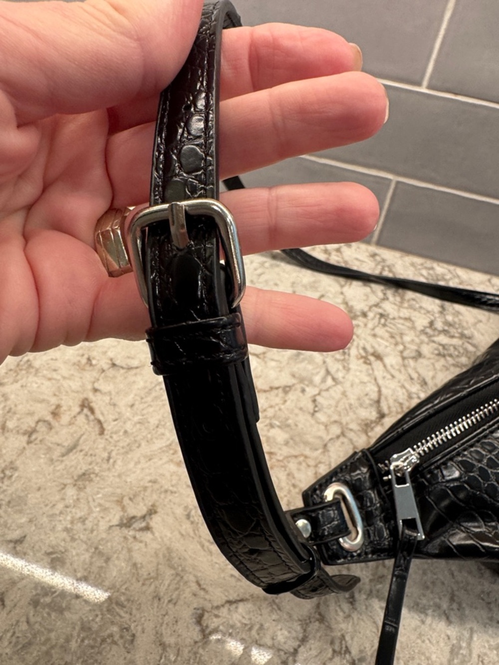 The Drop Preston Belt Bag - Picture 5 of 6